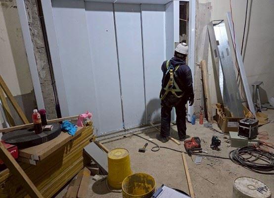 北機廠管理中心電梯大框安裝作業