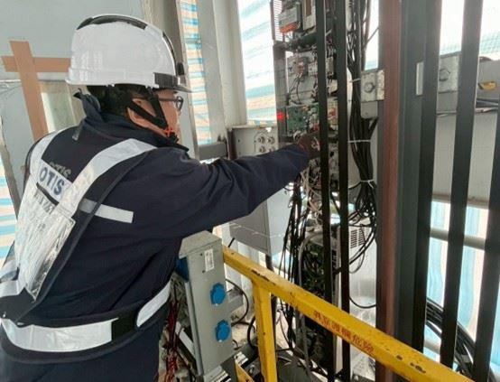 G15b站2號電梯動慢車作業