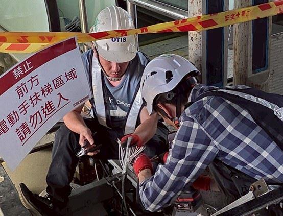 G13站3、4號電扶梯監控結線作業