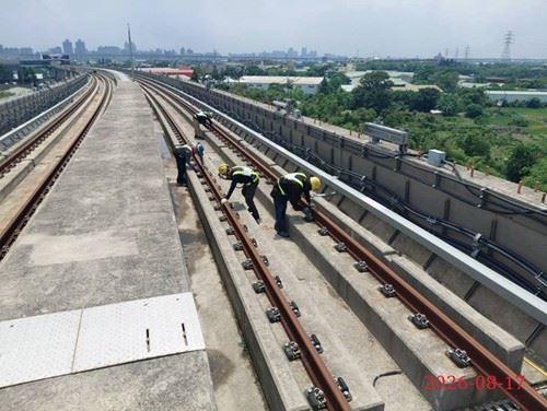 G13-G14站通車路段初勘前軌道扣件檢查2