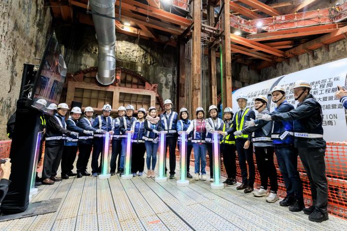 潛盾機啟動儀式(二)