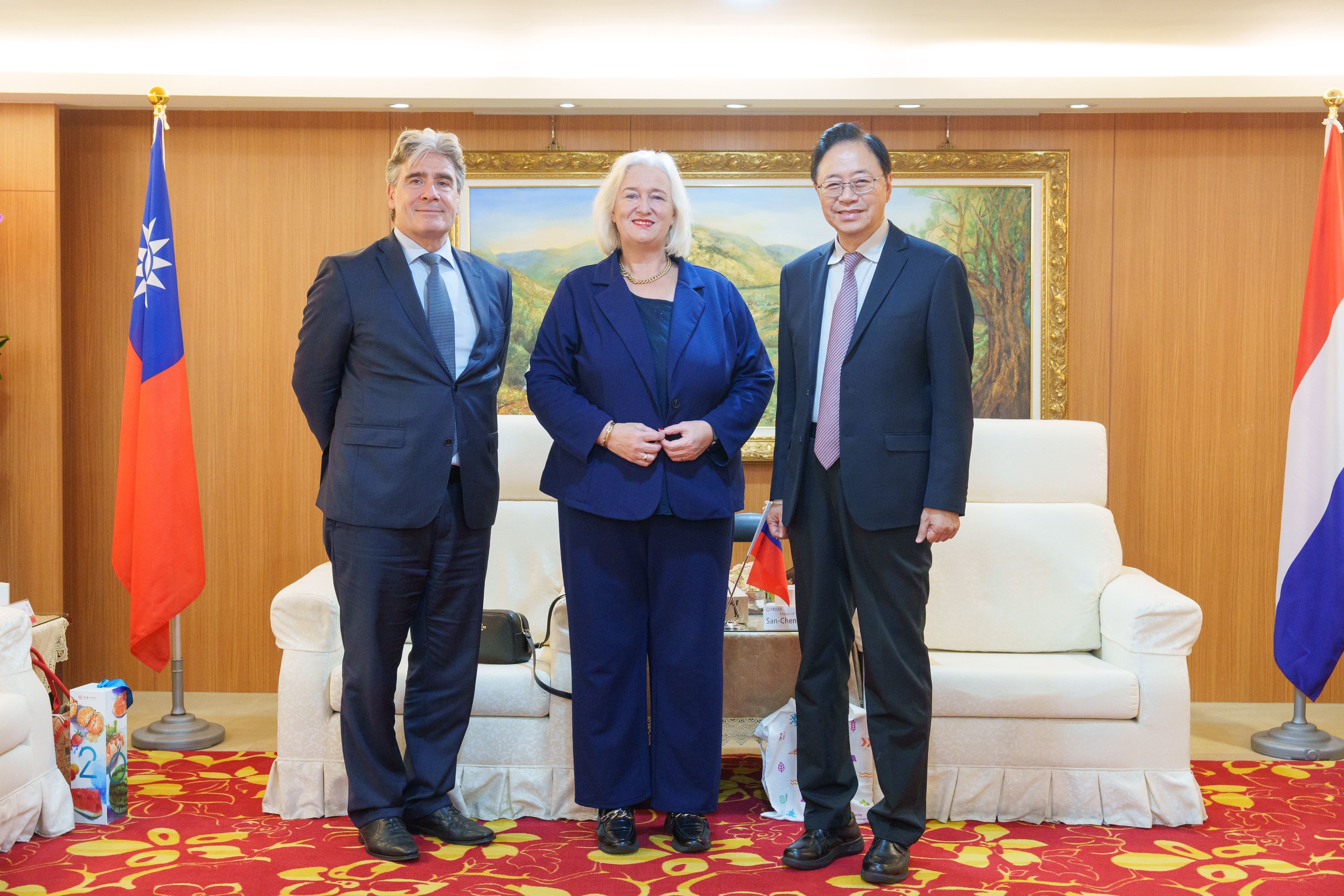 Mayor Marianne Schuurmans-Wijdeven of Haarlemmermeer and Representative Bas Pulles of the Netherlands Office Taipei visit Taoyuan
