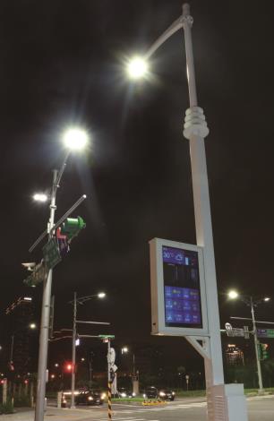 Smart street lights in Qingpu area combined with electronic signage