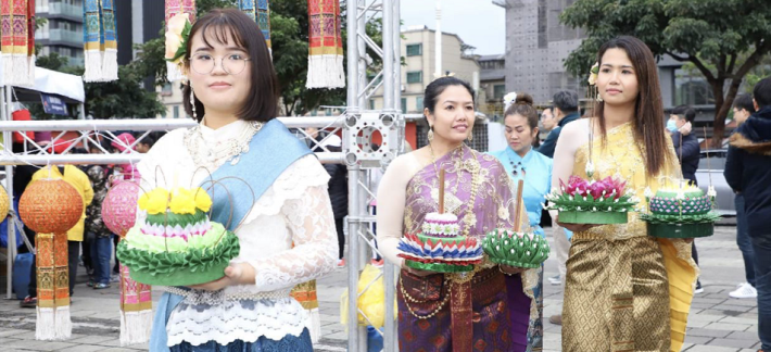 Thai Lantern Festival in Taoyuan (2 sheets in total)