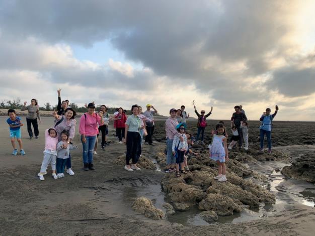 Ecological trip to visit Guanxin algae reef