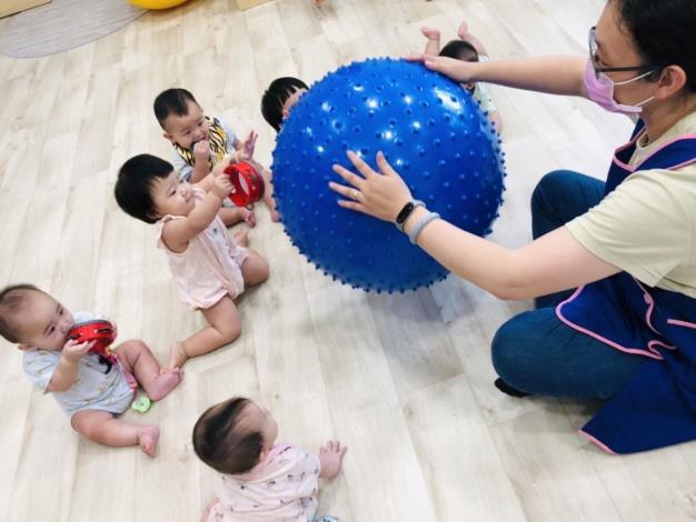 Xinjie Jinhua Infant Care Center in Zhongli District