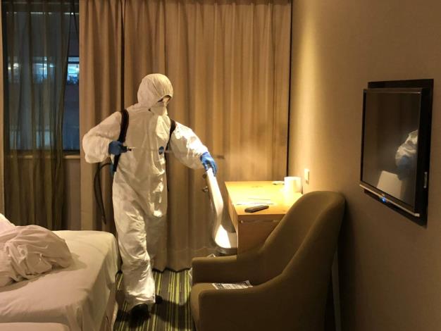 桃園防疫旅館室內環境消毒。