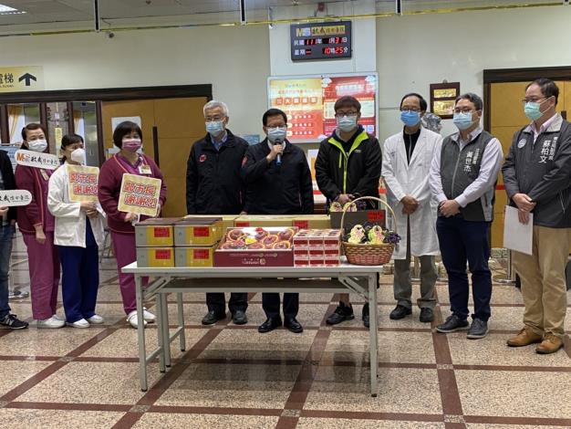 鄭市長春節至敏盛綜合醫院 慰勞醫護人員堅守崗位