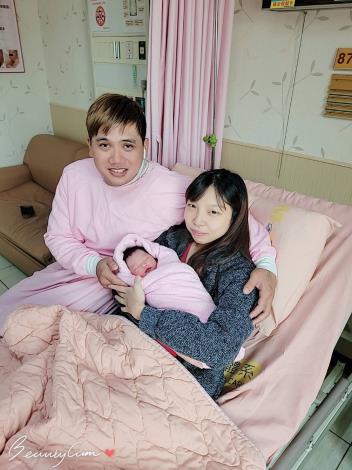 敏盛綜合醫院提供元旦寶寶合照