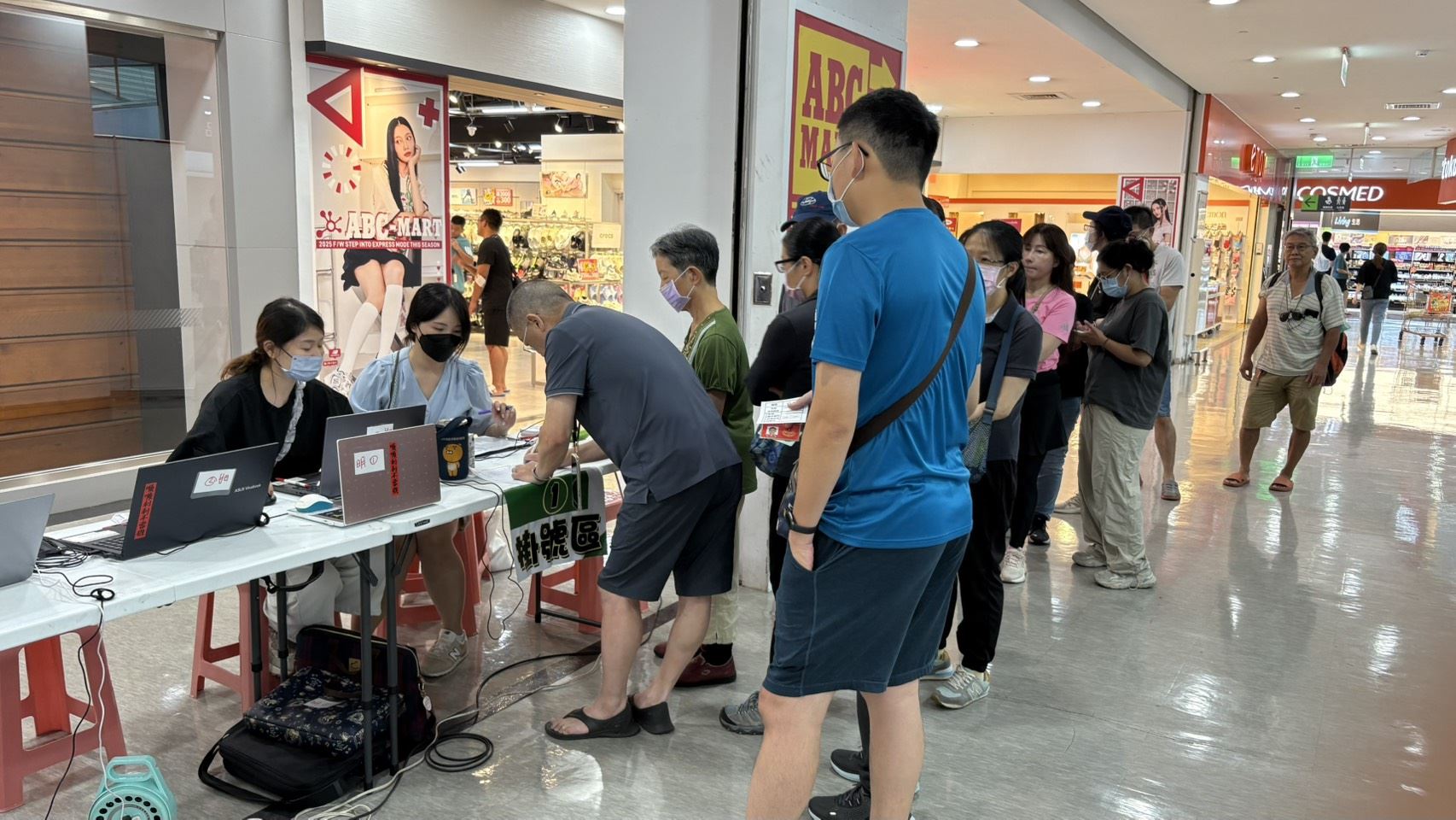 接種站照片,共三張