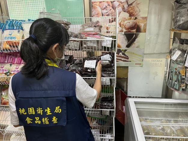 衛生局至食品材料行抽驗中秋應景食品