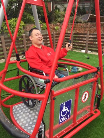 無障礙全齡輪椅鞦韆