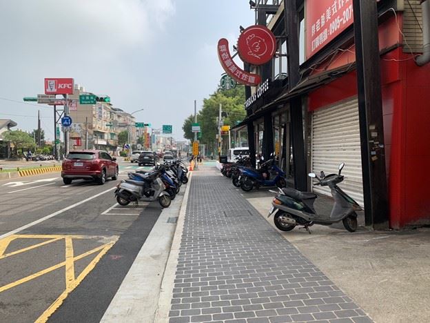 圖15 北龍路人行道