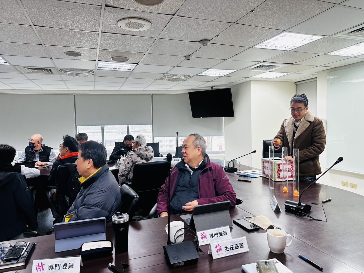 工務局汪在宙局長主持財產申報公開抽籤作業
