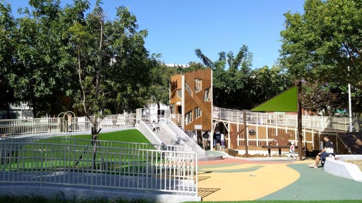 中壢區光明公園兒童遊戲場