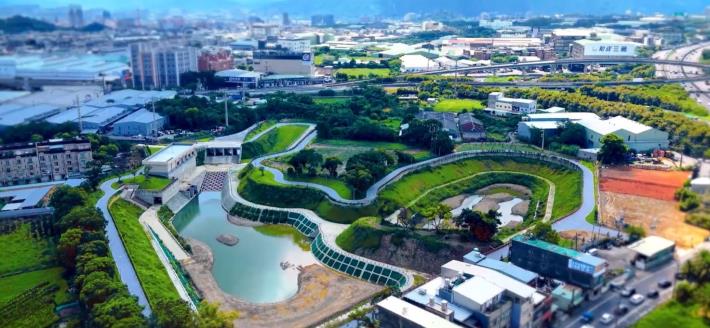 水務局「八德區員74B埤滯洪池工程」榮獲金質獎佳作