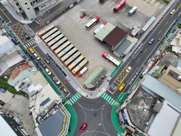 養護工程處「桃園區人本示範道路工程-桃園火車站後站周邊道路多目標改善工程」榮獲金質獎佳作