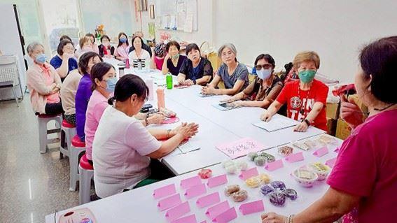 （圖三）伯公照護站結合客家文化，透過習俗體驗讓長輩找到歸屬感與快樂