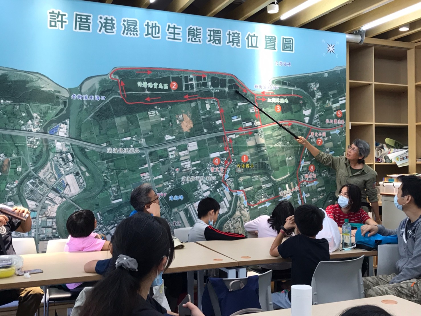 帶領20團來自桃園各地的民眾與學童認識許厝港國家級重要濕地 帶領20團來自桃園各地的民眾與學童認識許厝港國家級重要濕地