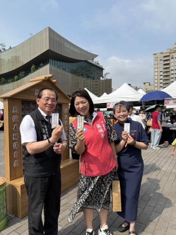 社會局陳寶民局長及張碩芳議員亦於下午親臨活動現場，為園遊會的工作人員加油打氣，展現政府與民間攜手推動善行公益的堅定決心