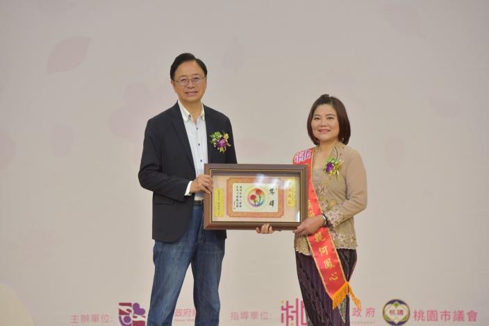 本次獲獎模範母親何鳳心女士