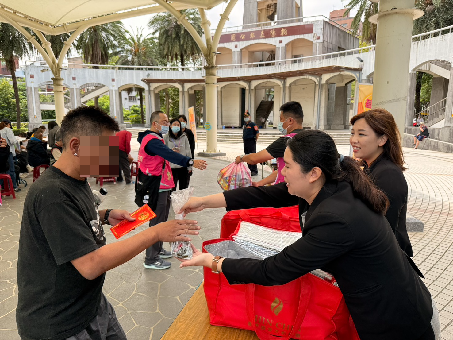 發放暖心關懷