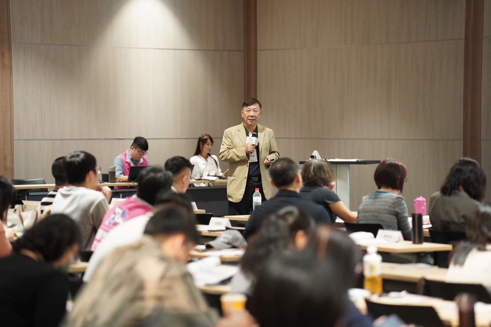 輔仁大學劉志光教授分享遊民健康專題