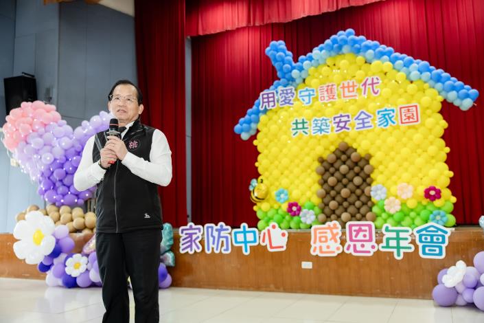 陳局長感謝關懷訪視員們對於社區民眾的付出與貢獻