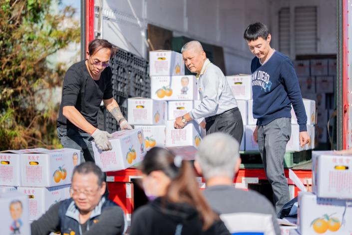 透過與農民契作方式採購雲林柳丁