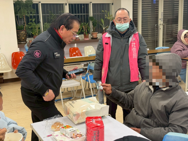 社會局夜訪送暖，助街友避寒
