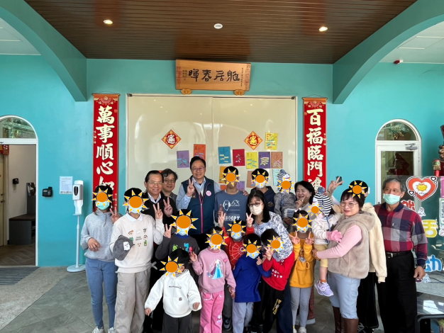 市長至樂活育幼院春節關懷，致贈年節小禮物