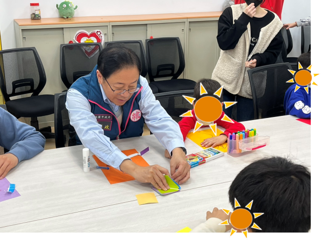 市長陪同孩子一起手作春聯1