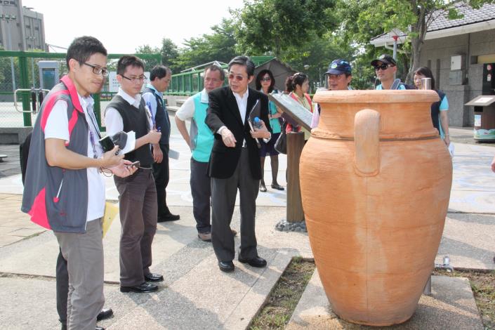 雨水收集回收設備（水撲滿）。