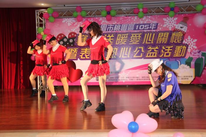 桃園區各社區輪番表演，將活動帶到最高潮。