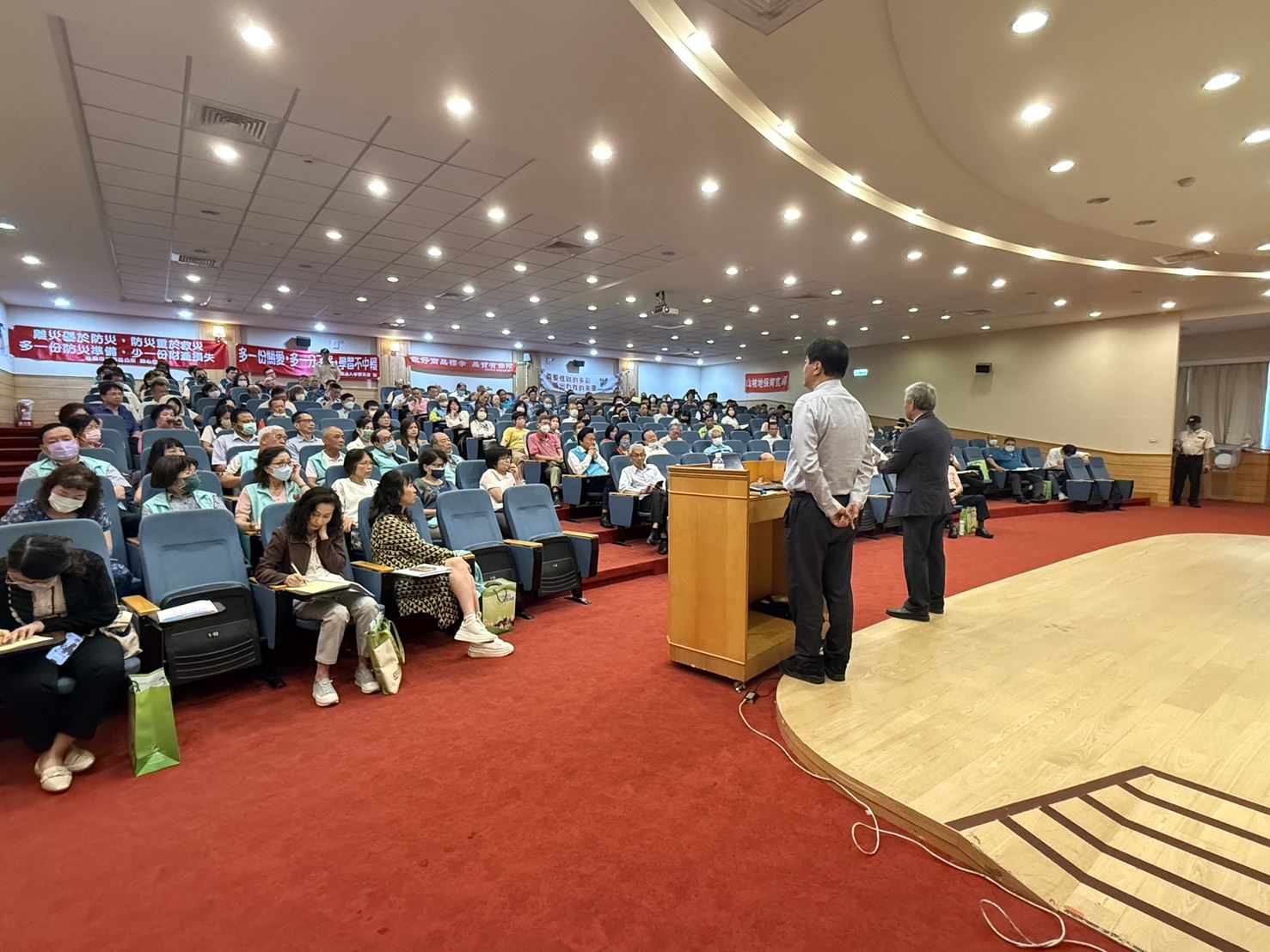 桃園市政府法務局為提升本市調解品質與績效,特別舉辦「桃園市114年度調解業務分區研習會」。