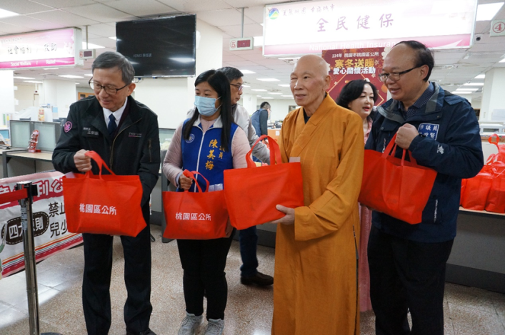 副市長王明鉅出席桃園市桃園區114年寒冬送暖愛心關懷活動。