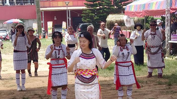 太魯閣族人舞蹈表演