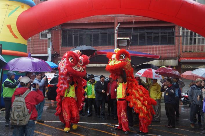 祥獅獻瑞