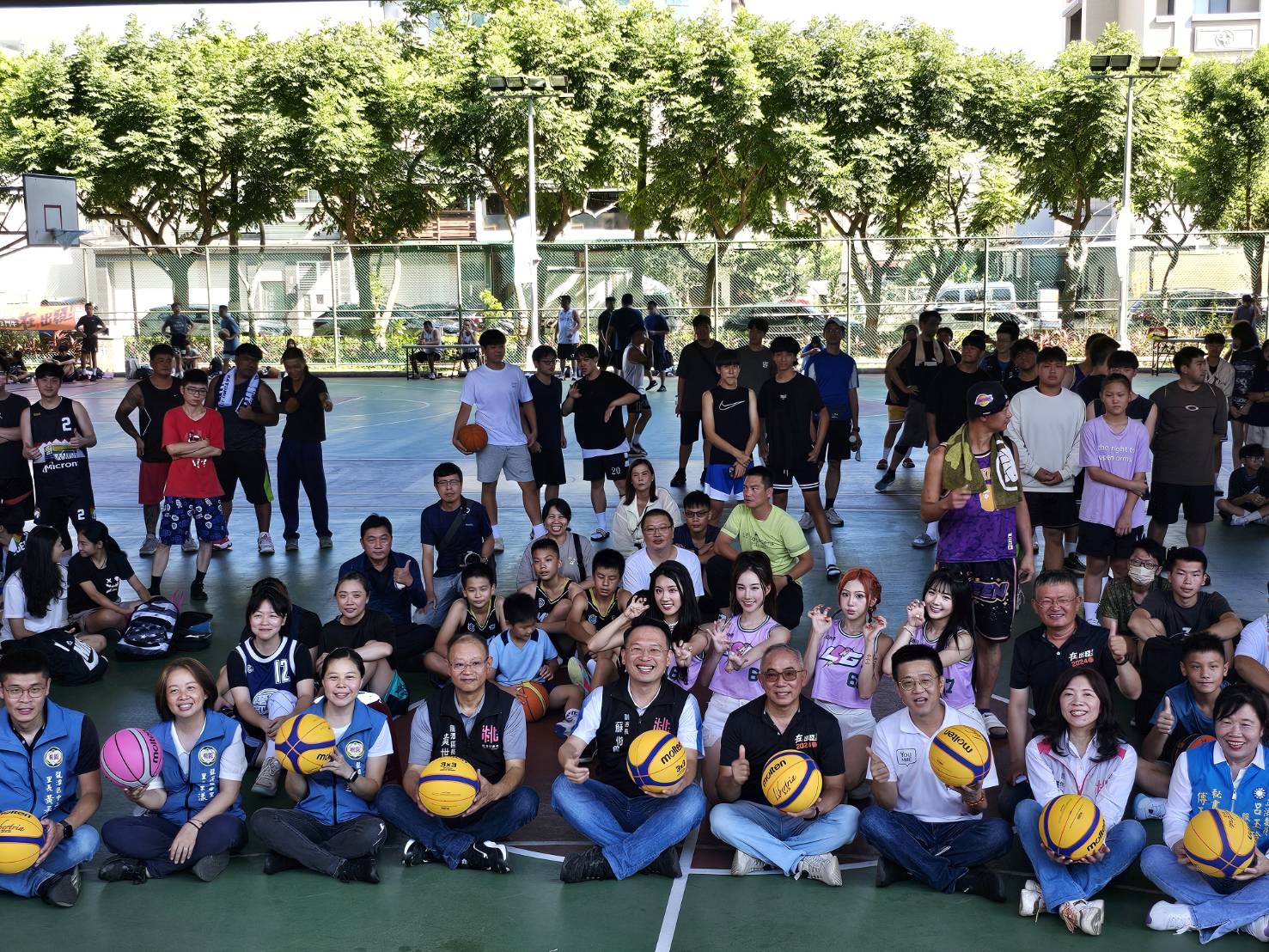 蘇副市長與貴賓及球友們大合照