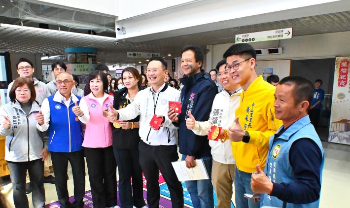 蘇副市長與呂委員、議員、里長及區長合影