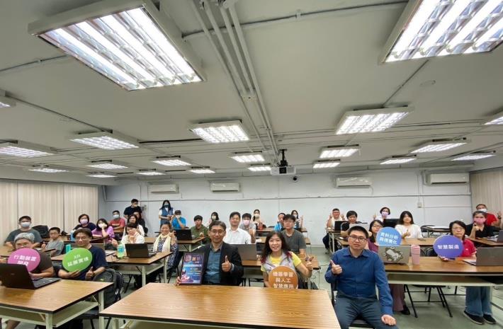 青年局數位人才培育工作坊暑期課程開跑