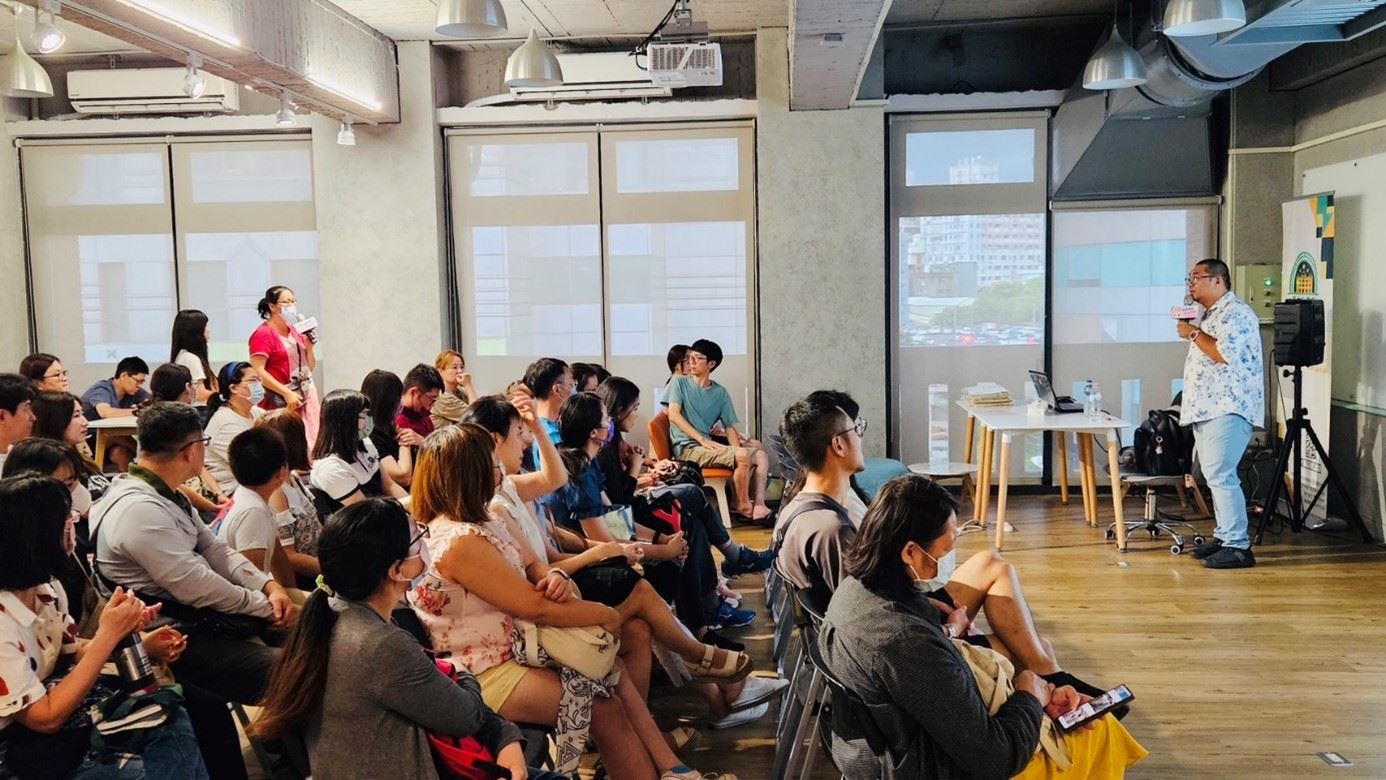 邀請《你好，我是接體員》作者大師兄分享人生中對職業的選擇，並從中探討生命的意義，期許對學員的職涯方向有所啟發