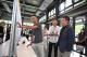 圖3「青年創新成果展現現場，參展團隊成員向貴賓與與會民眾細心解說研發理念與應用亮點，氣氛熱絡、互動踴躍