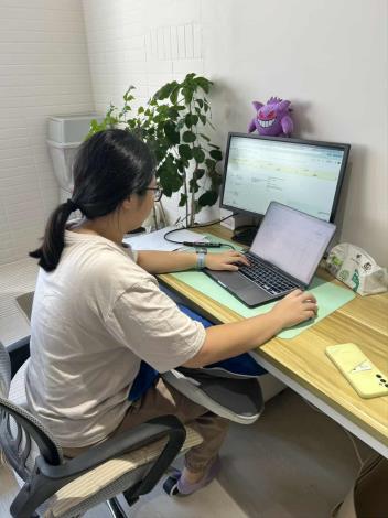 圖：114年參與計畫的實習生於康思迅數位整合行銷股份有限公司展現良好工作表現。