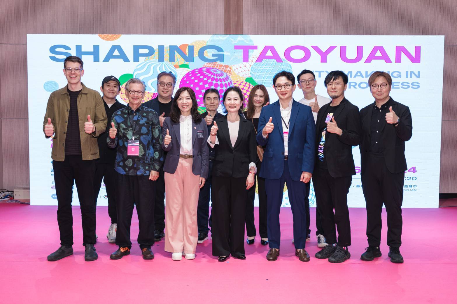 01賴副秘書長與侯局長及國內外講者合影_0