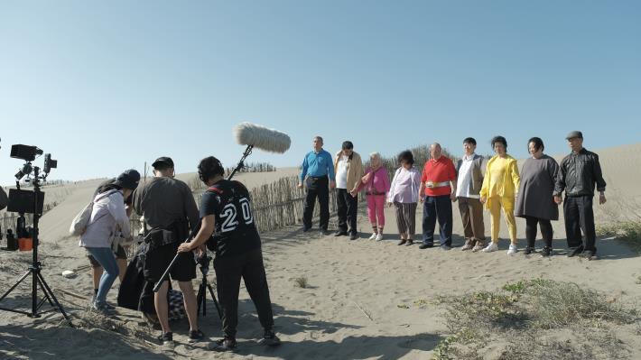 邀阿公阿嬤拍B級殭屍片-工作拍攝劇照2