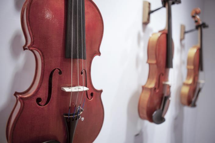 小提琴F孔展現視覺美學與品質關鍵