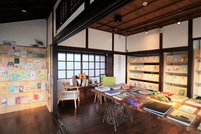 展場四