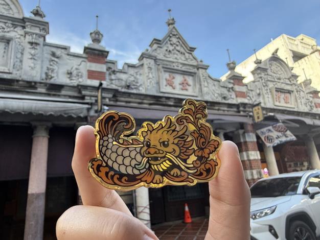 雙獅戲球