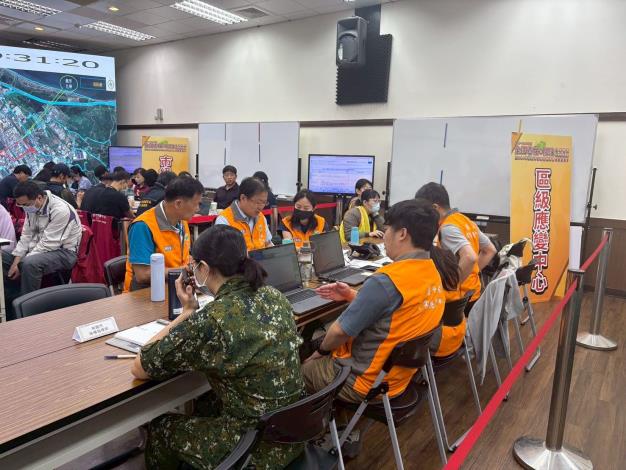 LINE_ALBUM_2025515毒化災害防救兵推_250516_2